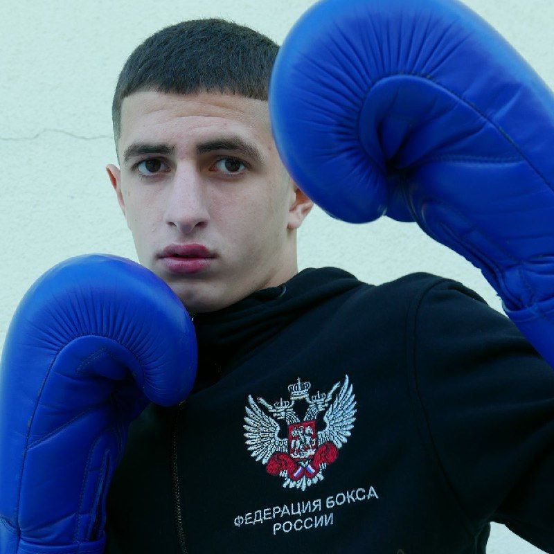 Михаил Григорян – 17 летний мастер спорта по боксу, представляющий Краснодарский край на Кубке России среди юниоров в Санкт-Петербурге Михаил Григорян – 17 летний мастер спорта по боксу, представляющий Краснодарский край на Кубке России среди юниоров в Санкт-Петербурге