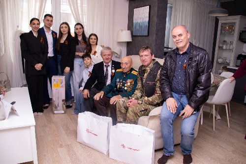 Подвиг героев — пример для молодого поколения
