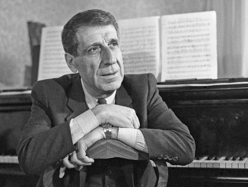Композитор-маэстро, чья музыка стала голосом нации