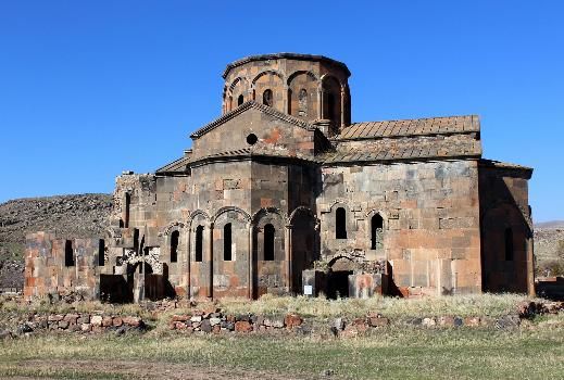 В Армении начали реставрацию Талинского собора