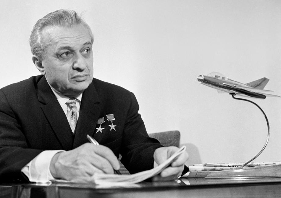 Гений небес: как Артём Микоян создал легенду МиГ
