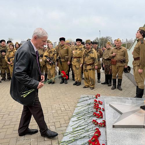 Реконструкция «Бой за переправу» в Краснодаре: память о героической обороне 1942 года