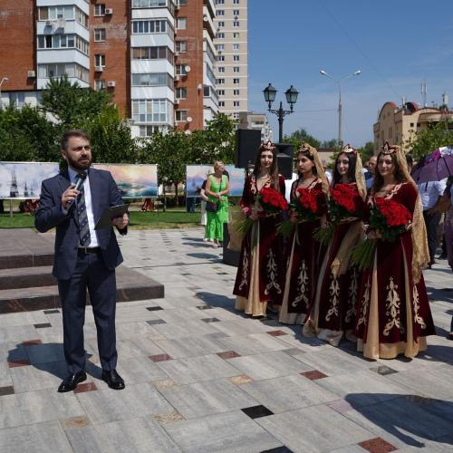 Открытие памятника выдающемуся русскому художнику армянского происхождения Ивану Айвазовскому.