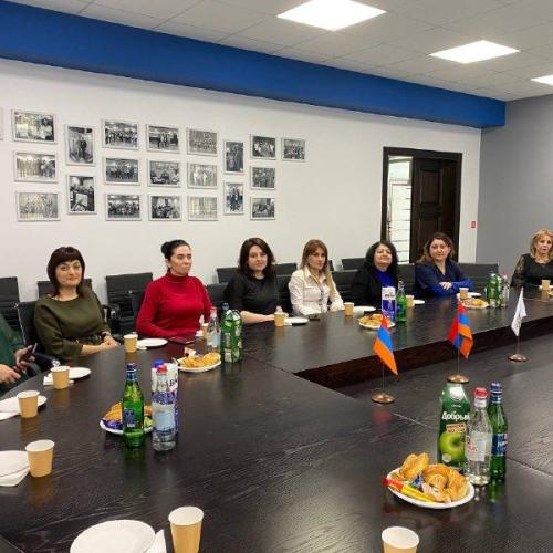 Поздравления прекрасных женщин с днём материнства и красоты